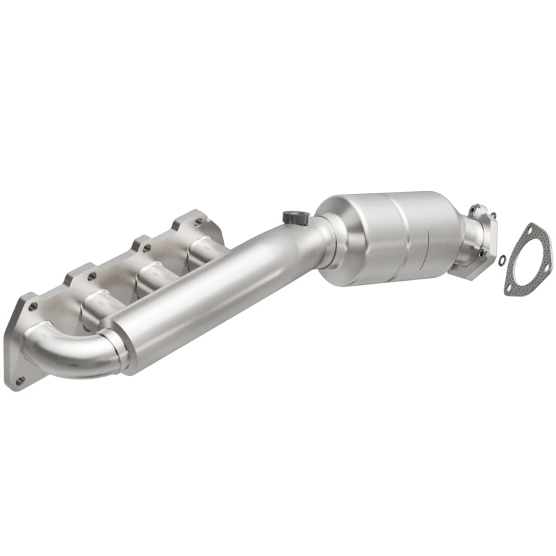 MagnaFlow Direct Fit Catalytic Converter 02-04 VW Passat 4.0L