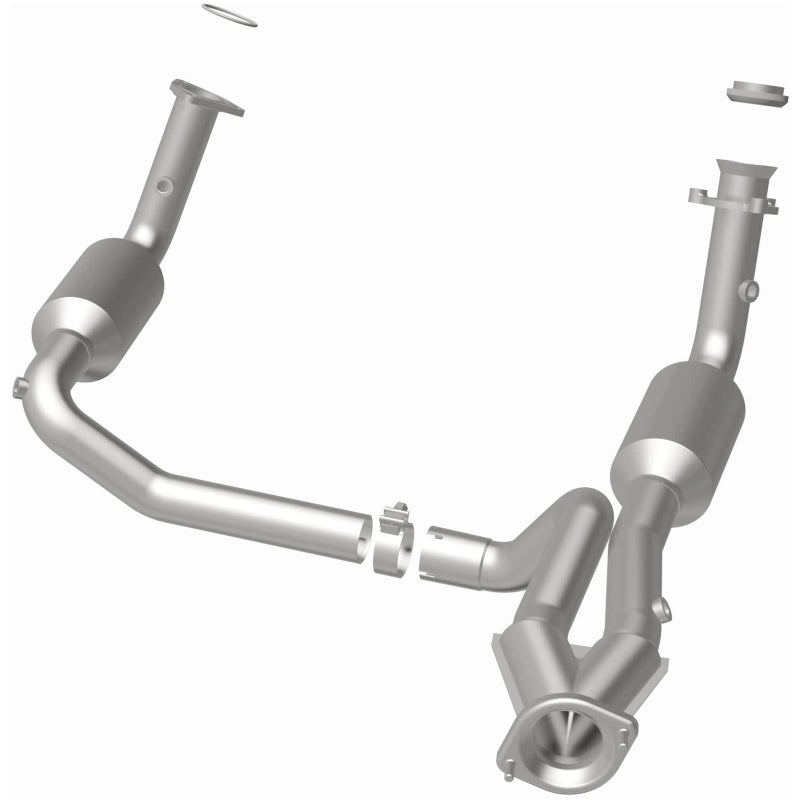 MagnaFlow DF Catalytic Conv OEM 2005 GMC Sierra/Chevrolet Silverado 1500/Cadillac Escalade Underbody
