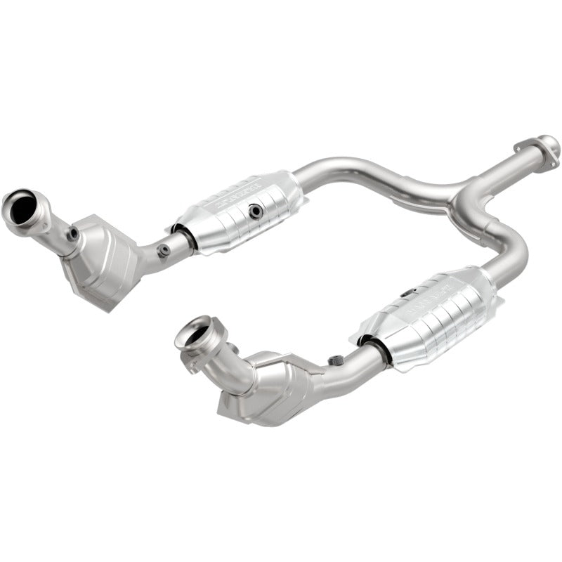 MagnaFlow Direct Fit Catalytic Converter 99-01 Ford Mustang 3.8L