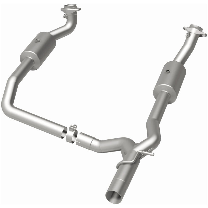 MagnaFlow 09-13 Ford E-350 Super Duty V10 6.8 OEM Underbody Direct Fit Catalytic Converter