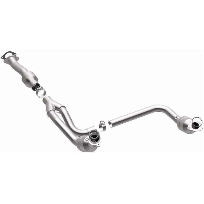 MagnaFlow Direct Fit Catalytic Converter 2011-2014 Express 1500 4.3L Underbody