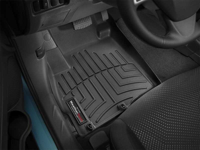 WeatherTech 07-15 Mitsubishi Outlander Front FloorLiner - Black