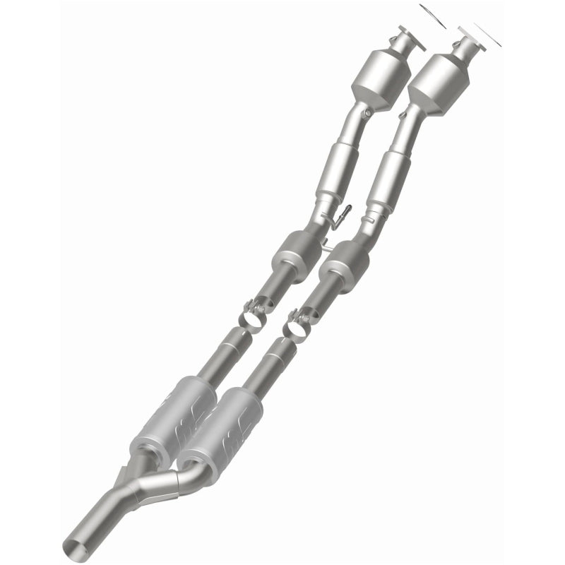 MagnaFlow Direct Fit Catalytic Converter 2012-2015 Passat (B7) 3.6L V6 OEM Grade