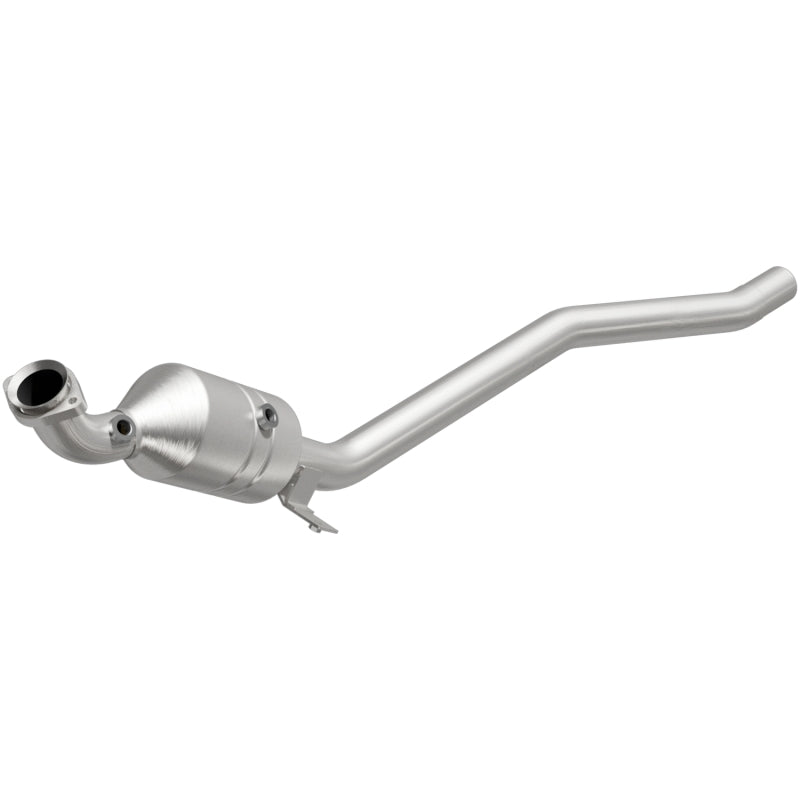 MagnaFlow Direct Fit Catalytic Converter 2006-2011 R350 3.5 L Underbody