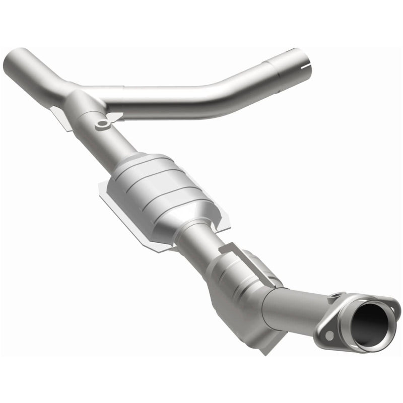 MagnaFlow Direct Fit Catalytic Converter 00-04 Ford E150 4.6L Passenger Side