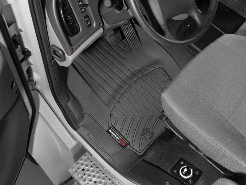 WeatherTech 04-20 Freightline M2 Vinyl Front FloorLiner - Black