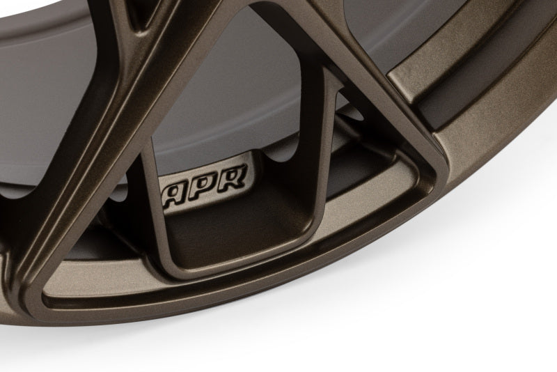 APR A02 Flow Formed - 19x8.5 - 5x112 - ET45 - 66.5mm Center Bore - Bronze Wheel