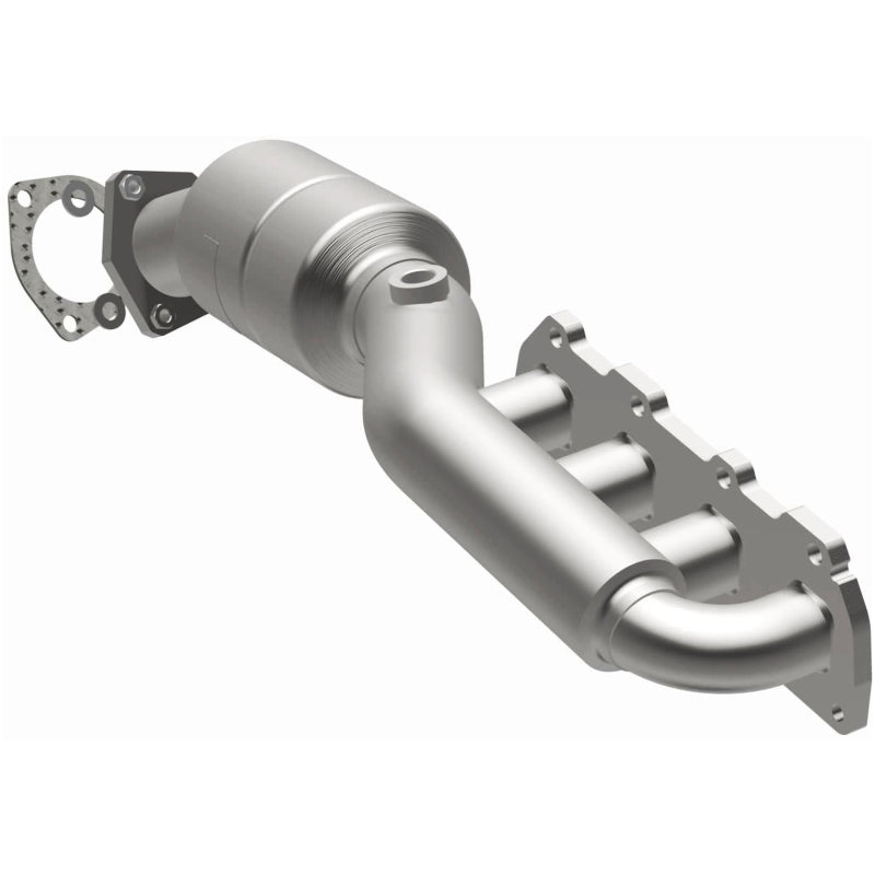 MagnaFlow Direct Fit Catalytic Converter 02-04 Volkswagen Passat 4.0L
