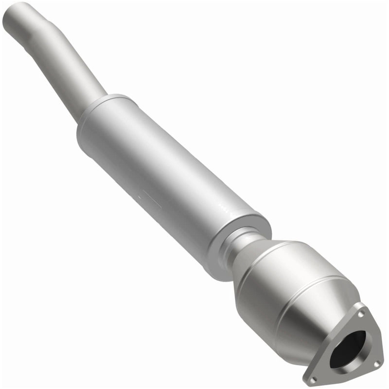 MagnaFlow Direct Fit Catalytic Converter 04/06 VW Phaeton 4.2L Rear Driver Side