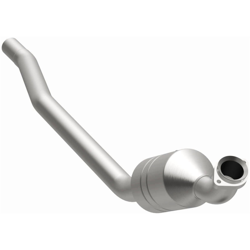 MagnaFlow Direct Fit Catalytic Converter 2006-2011 R350 3.5 L Underbody