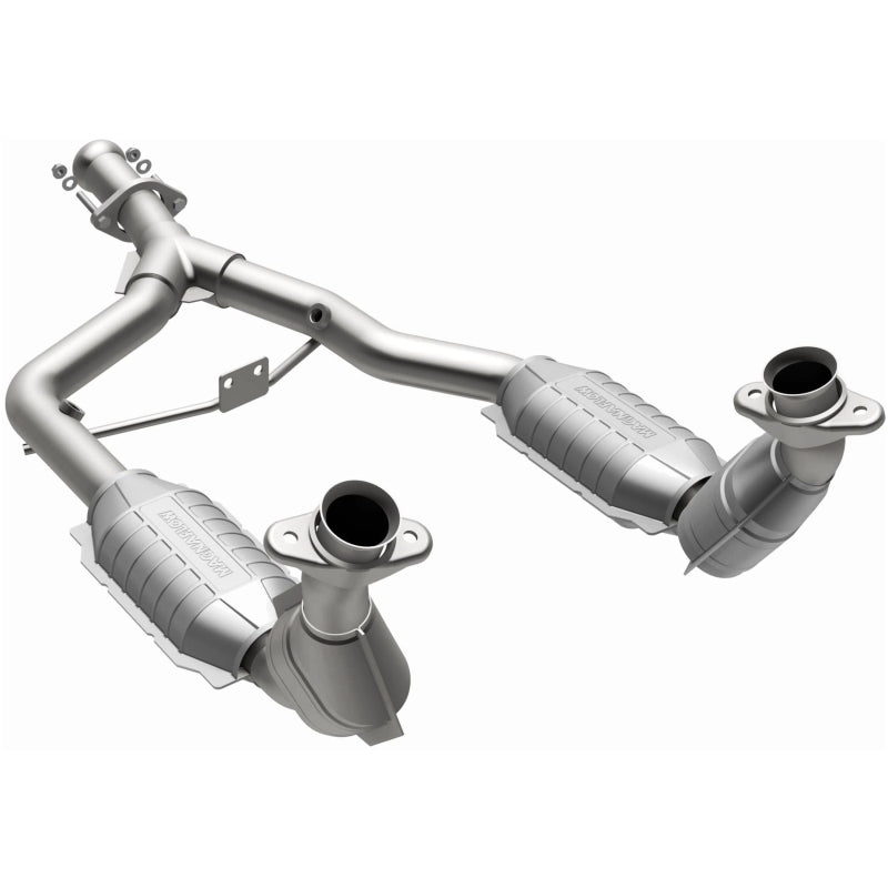 MagnaFlow Direct Fit Catalytic Converter 96-98 Ford Mustang 3.8L