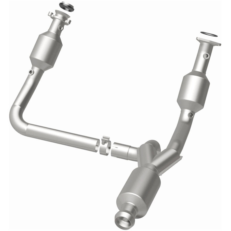 MagnaFlow 14-15 Chevrolet Silverado 1500 Underbody 4.3L / 5.3L Direct-Fit Catalytic Converter