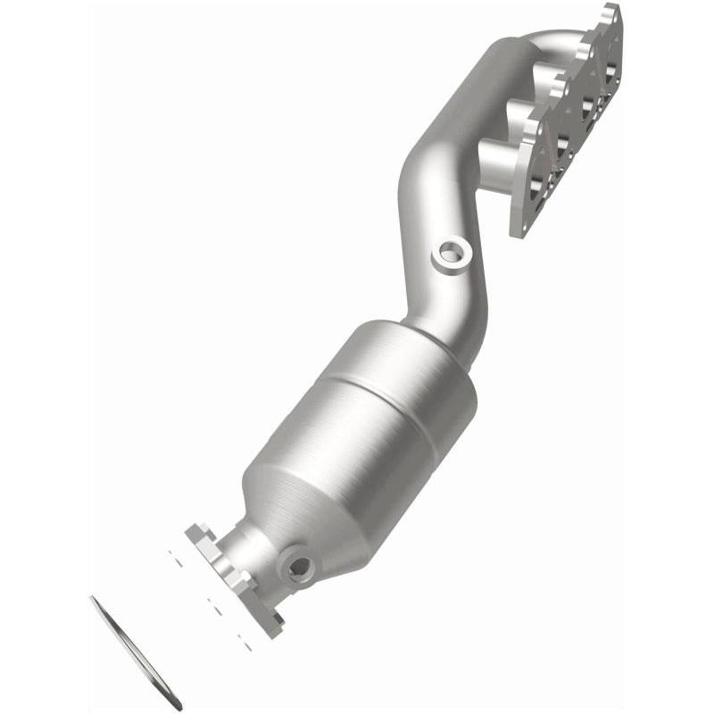 MagnaFlow Direct Fit Catalytic Converter 02-04 VW Passat 4.0L