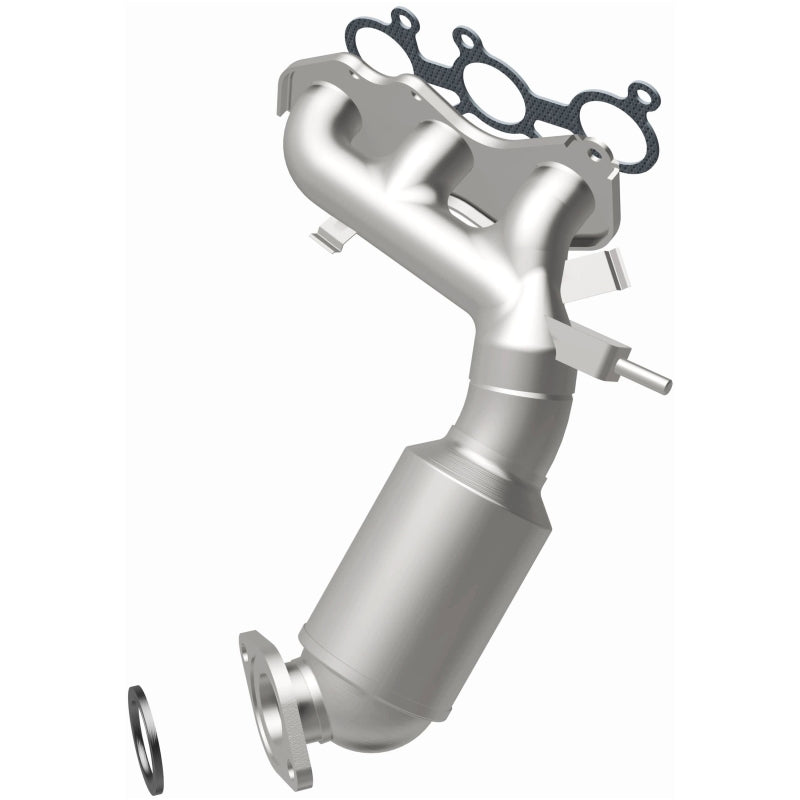 MagnaFlow Direct Fit Catalytic Converter 14-15 Toyota Highlander 3.5L Manifold