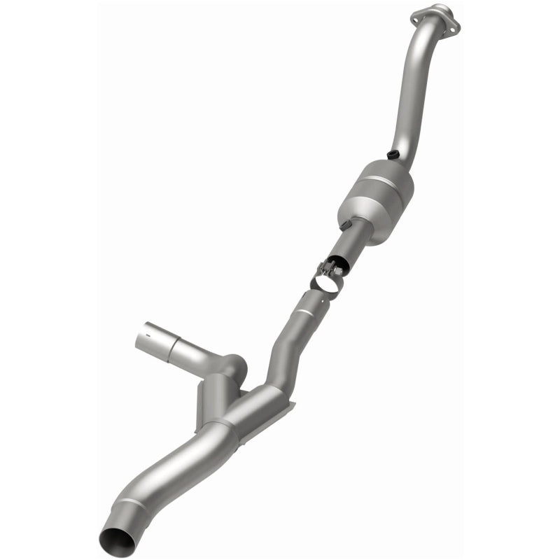 MagnaFlow Direct Fit Catalytic Converter 04-06 Dodge Durango 5.7L Passenger Side
