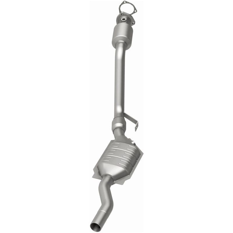 MagnaFlow Direct Fit Catalytic Converter 03 Volkswagen Passat 2.8L