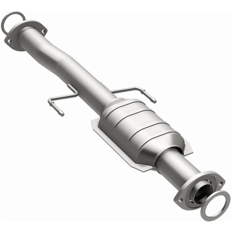 MagnaFlow Direct Fit Catalytic Converter 01-04 Toyota Tacoma 2.4L Rear
