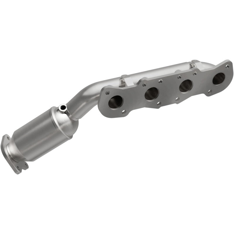 MagnaFlow Direct Fit Catalytic Converter 12-16 Hyundai Equus V8 5.0L Manifold