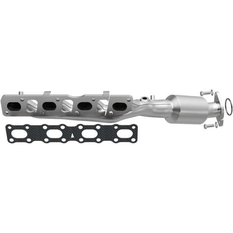 MagnaFlow Direct-Fit SS Catalytic Converter 04-06 Nissan Titan 5.6L V8 (California)